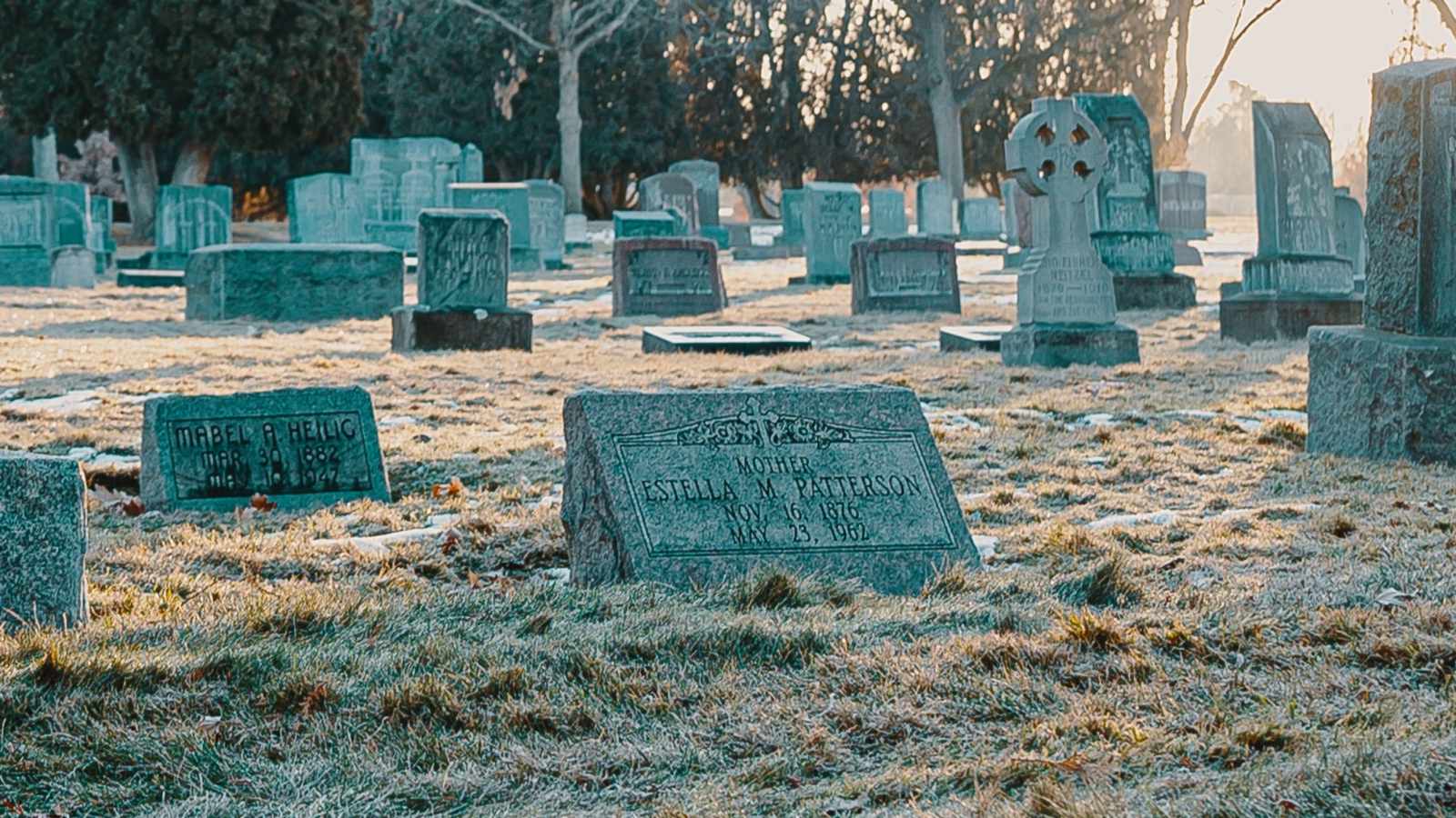 tablice nagrobkowe z plexi